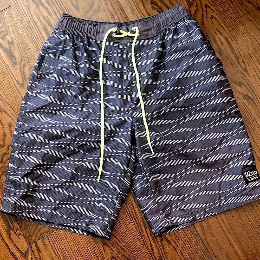 TESLA Mens Grey Waves Surfista Swim Trunks Sz Medium NWOT